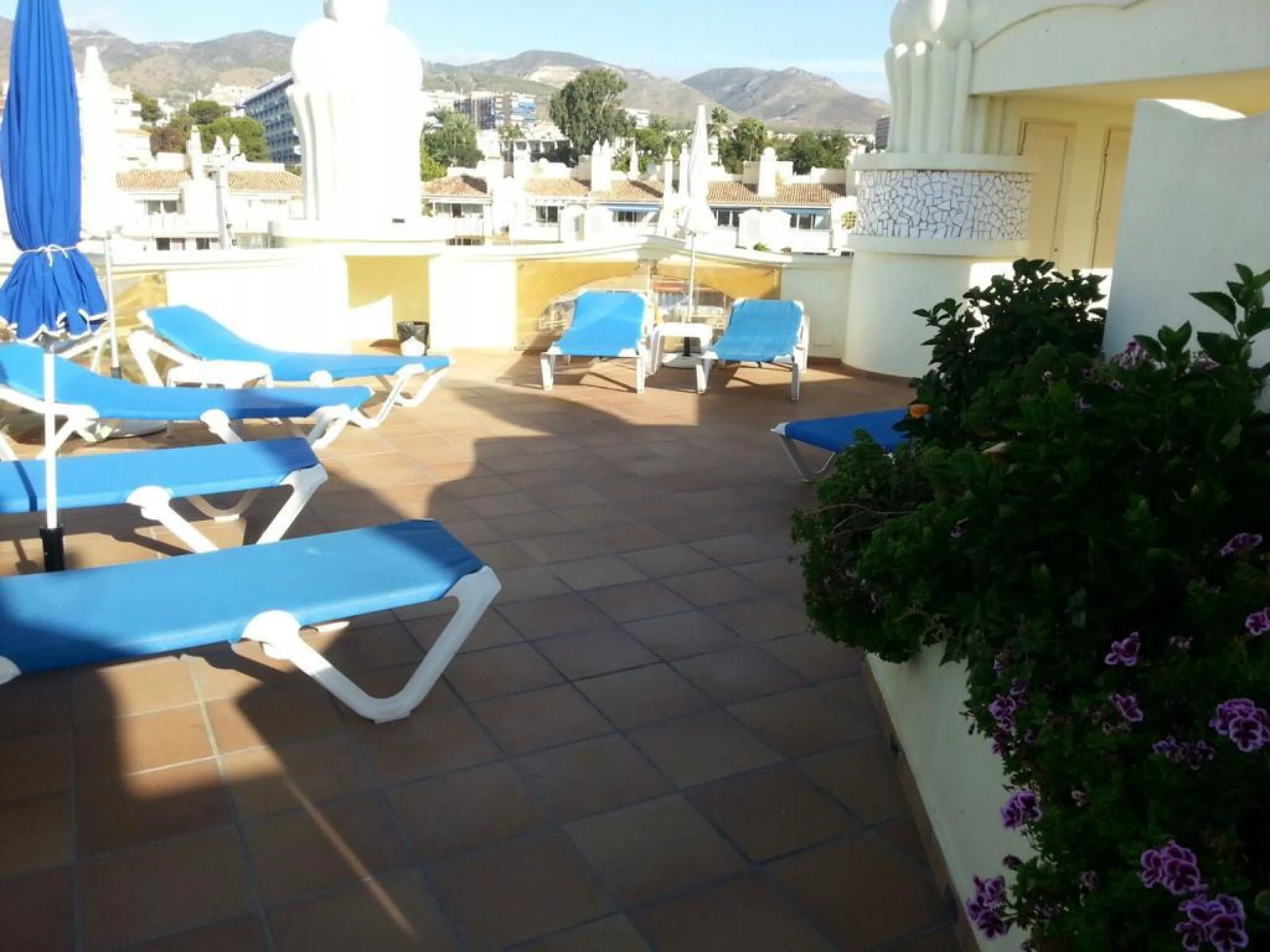 Apartment - Middle Floor Apartment в продаже в Benalmadena, Málaga. В доме 2 спален и 2 ванных комнат. Площадь дома 124 м²