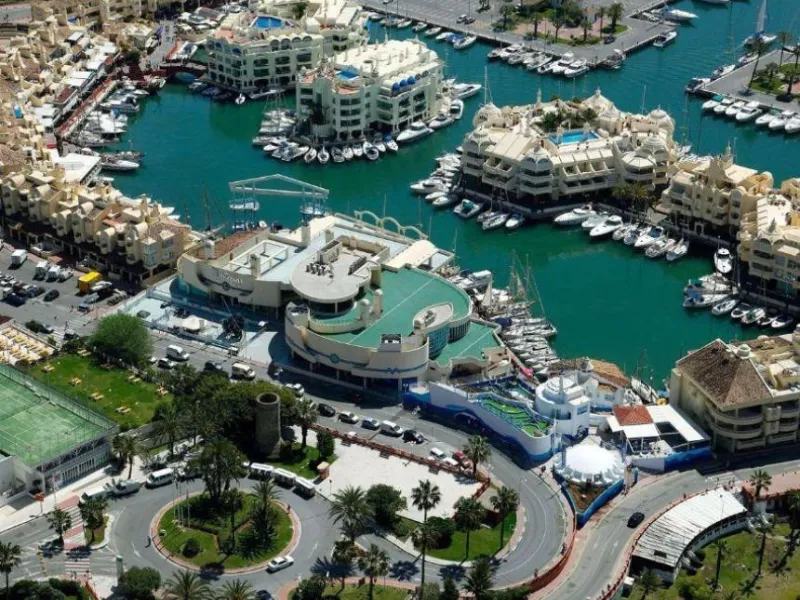 Apartment - Middle Floor Apartment в продаже в Benalmadena, Málaga. В доме 2 спален и 2 ванных комнат. Площадь дома 124 м²