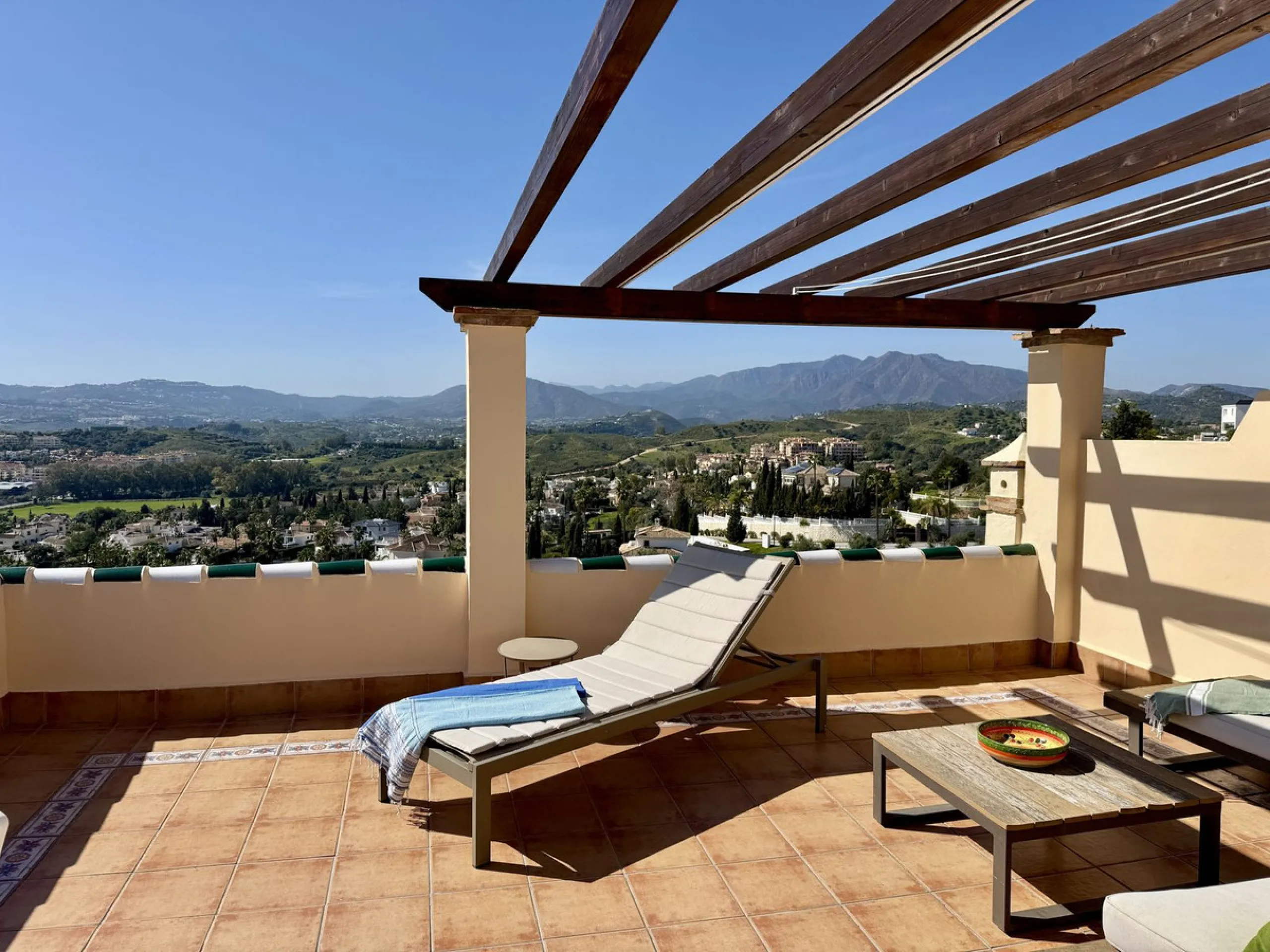 Townhouse with amazing panoramic views in Puebla Aida, Mijas Golf