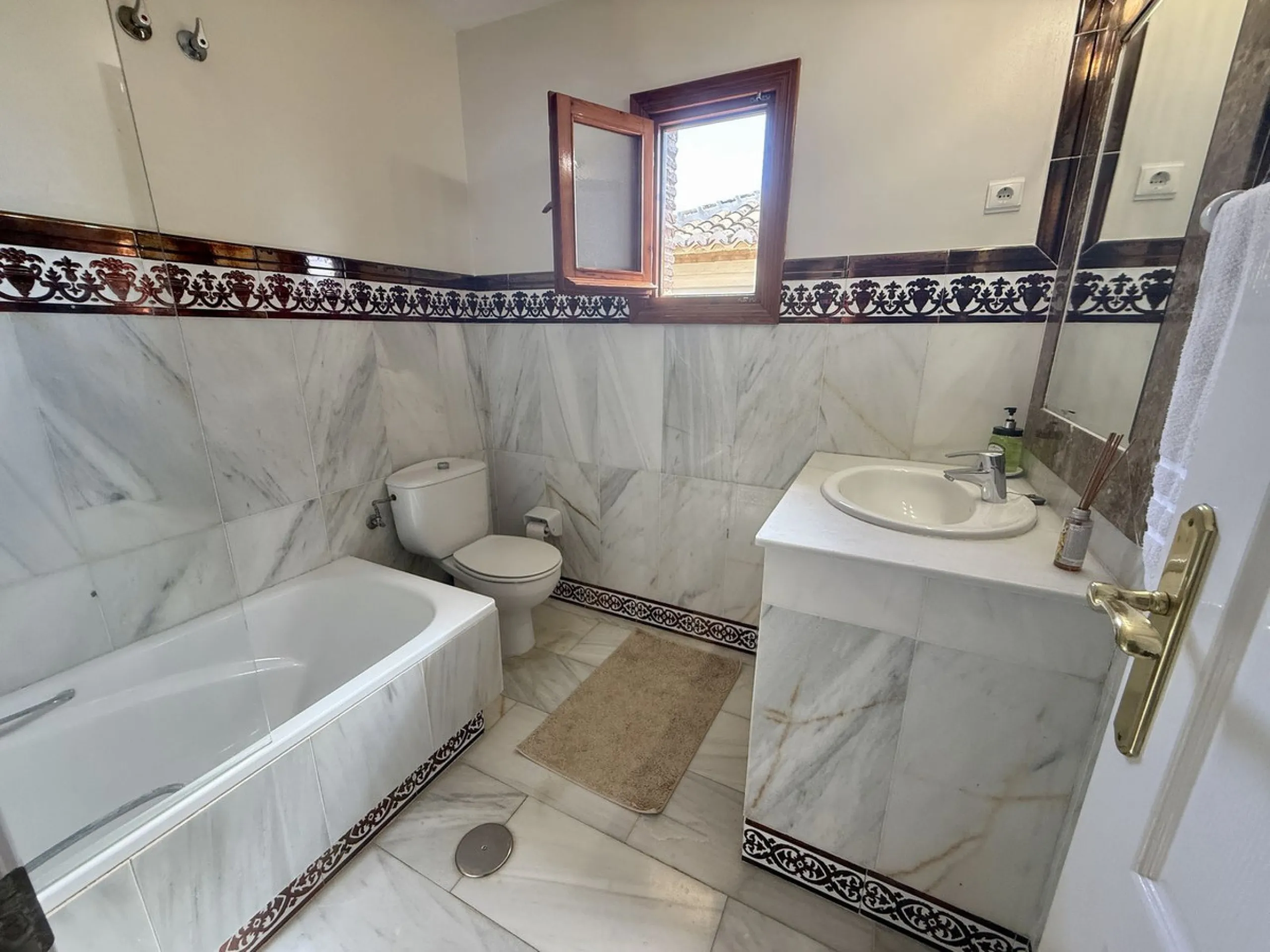 Townhouse with amazing panoramic views in Puebla Aida, Mijas Golf