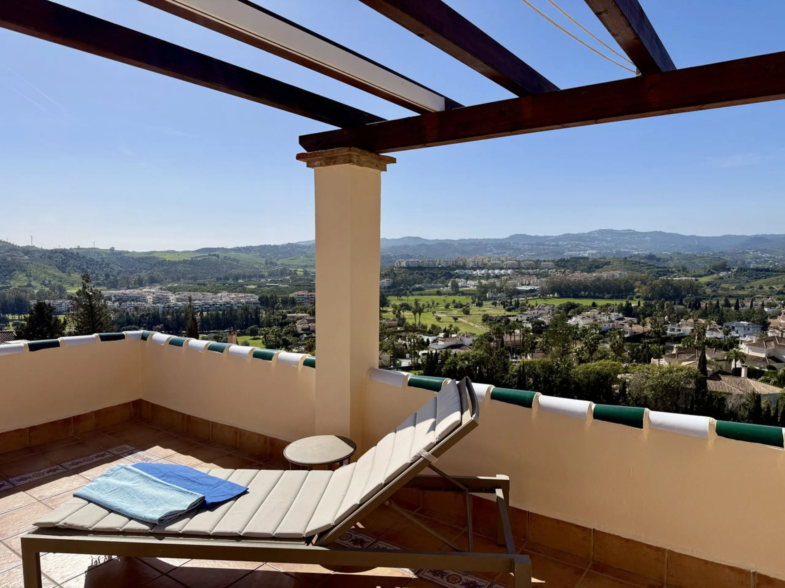 Townhouse with amazing panoramic views in Puebla Aida, Mijas Golf