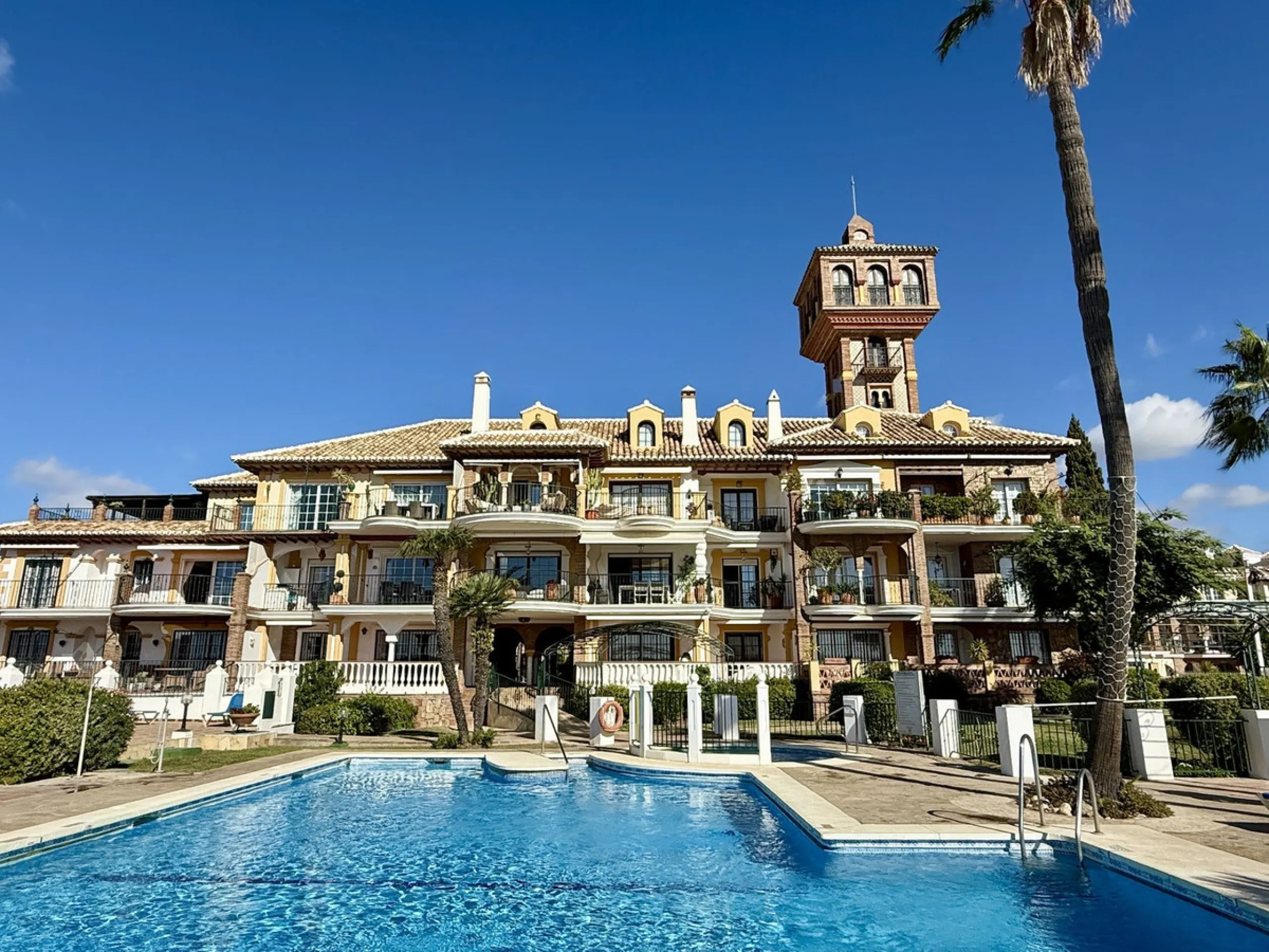 Townhouse with amazing panoramic views in Puebla Aida, Mijas Golf
