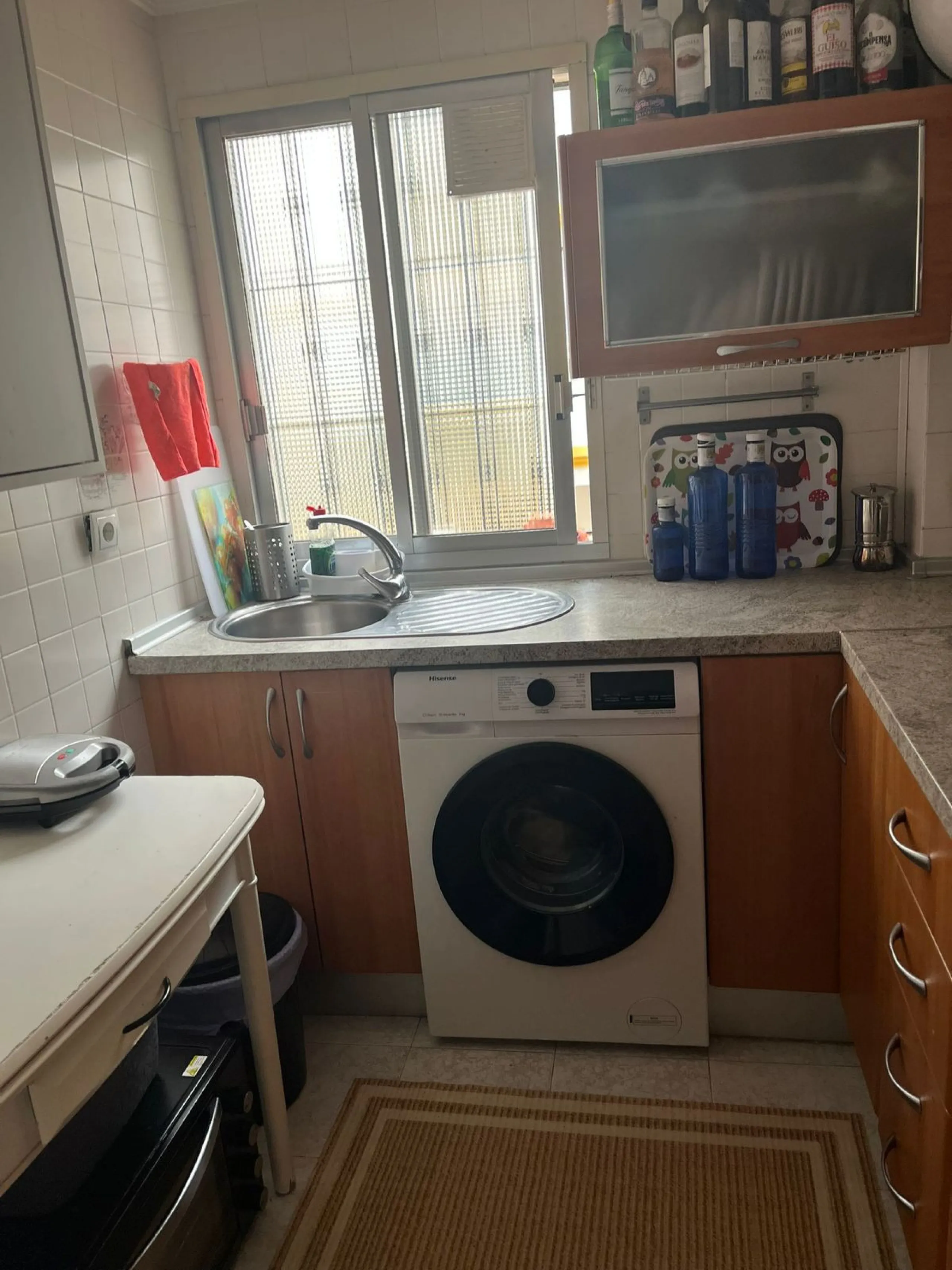 Small building in Bajondillo comprising a two-bedroom, two-bathroom duplex apartment with a solarium terrace.