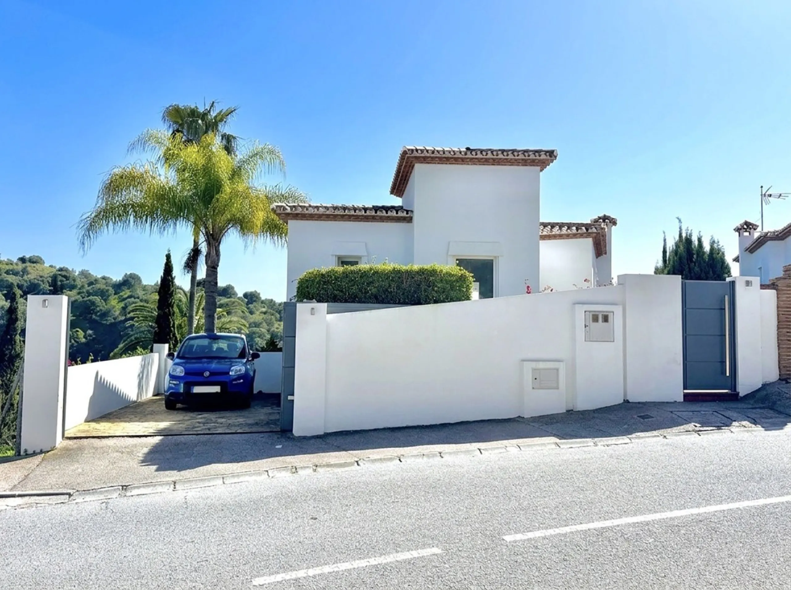 New Listing - Lovely 5 bed, 3.5 bath Villa on elevated plot in Upper Calahonda, offering beautiful panoramic views over tree-lined hillside down to the sea.