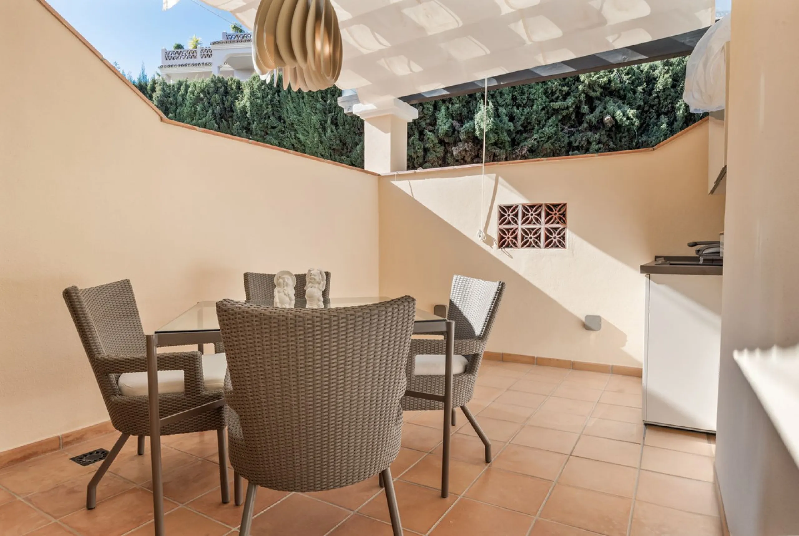 Top-Quality 4-Bedroom Penthouse in Altos de los Almendros, Benahavís