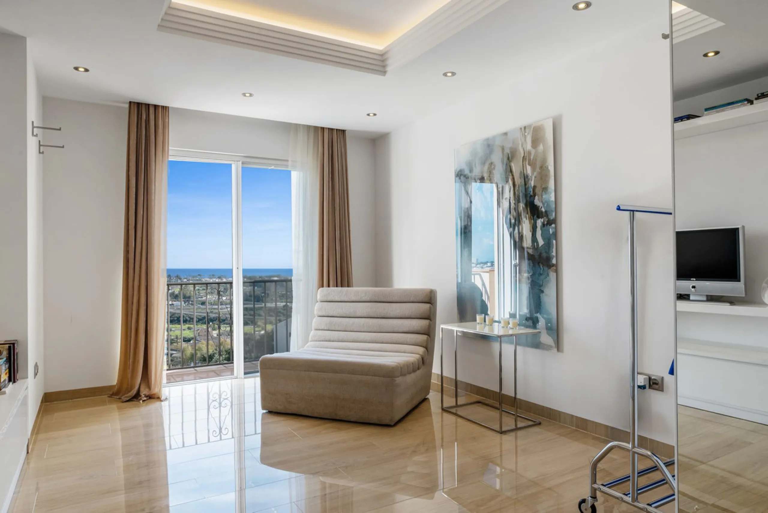 Top-Quality 4-Bedroom Penthouse in Altos de los Almendros, Benahavís