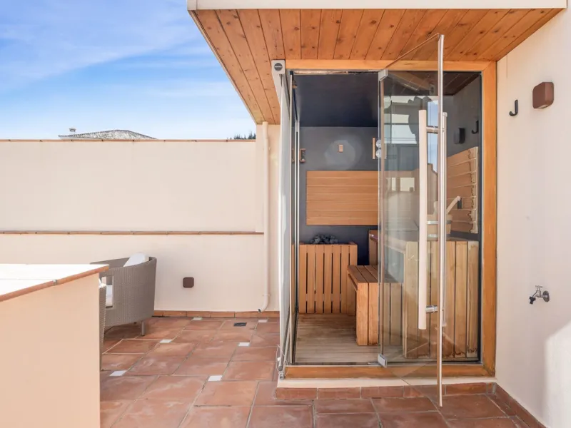 Top-Quality 4-Bedroom Penthouse in Altos de los Almendros, Benahavís