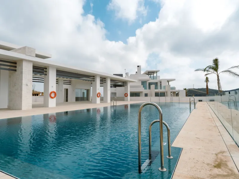 Luxury South-Facing Ground Floor Apartment with Magnificent Sea Views (Apartment 4.0.2)
