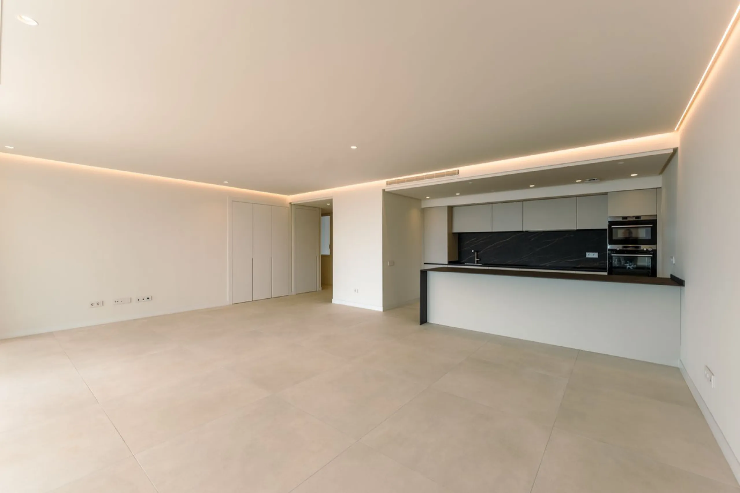 Luxury Middle Floor Apartment with Magnificent Sea Views (Apartment 5.1.2)