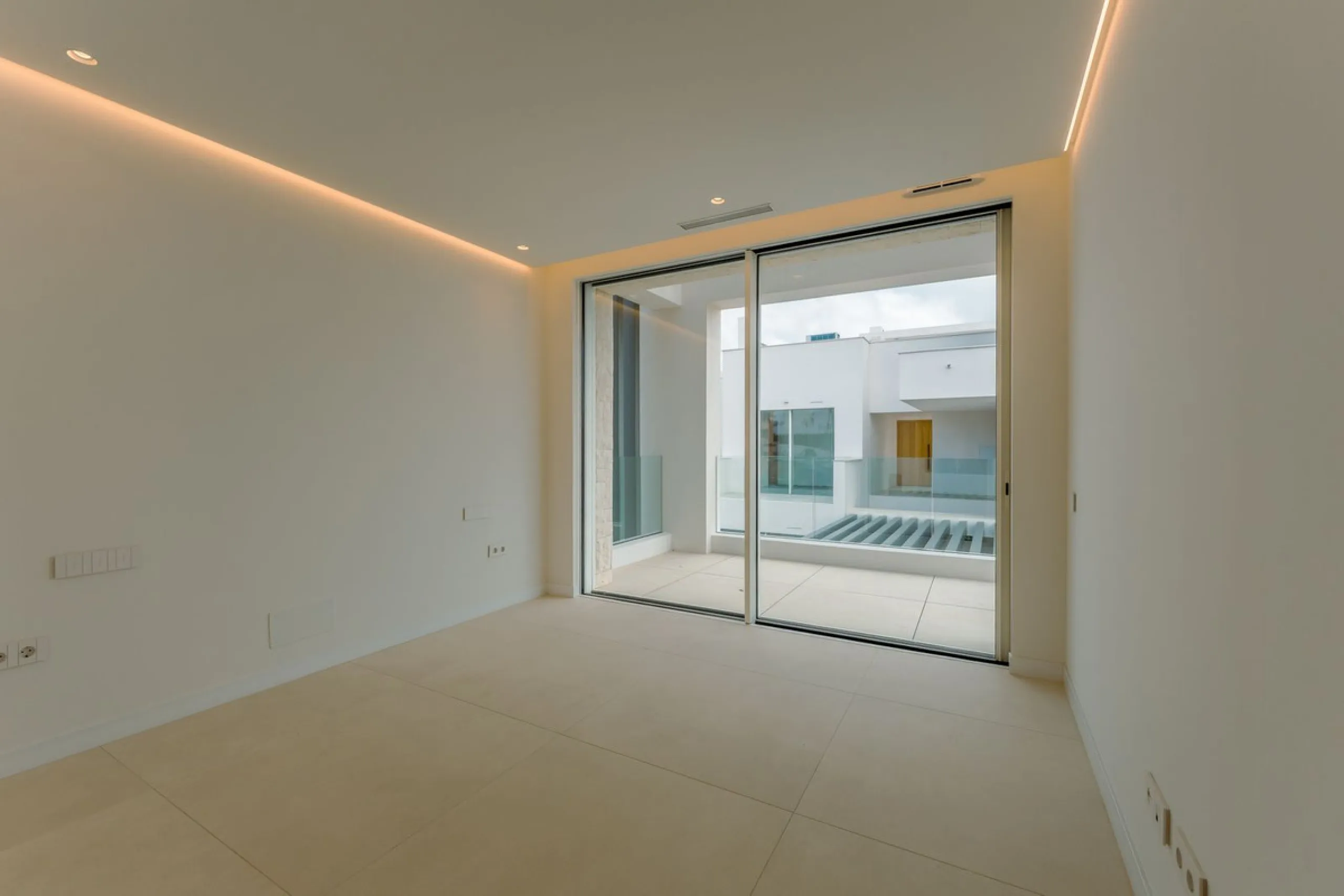 Luxury Middle Floor Apartment with Magnificent Sea Views (Apartment 5.1.1)