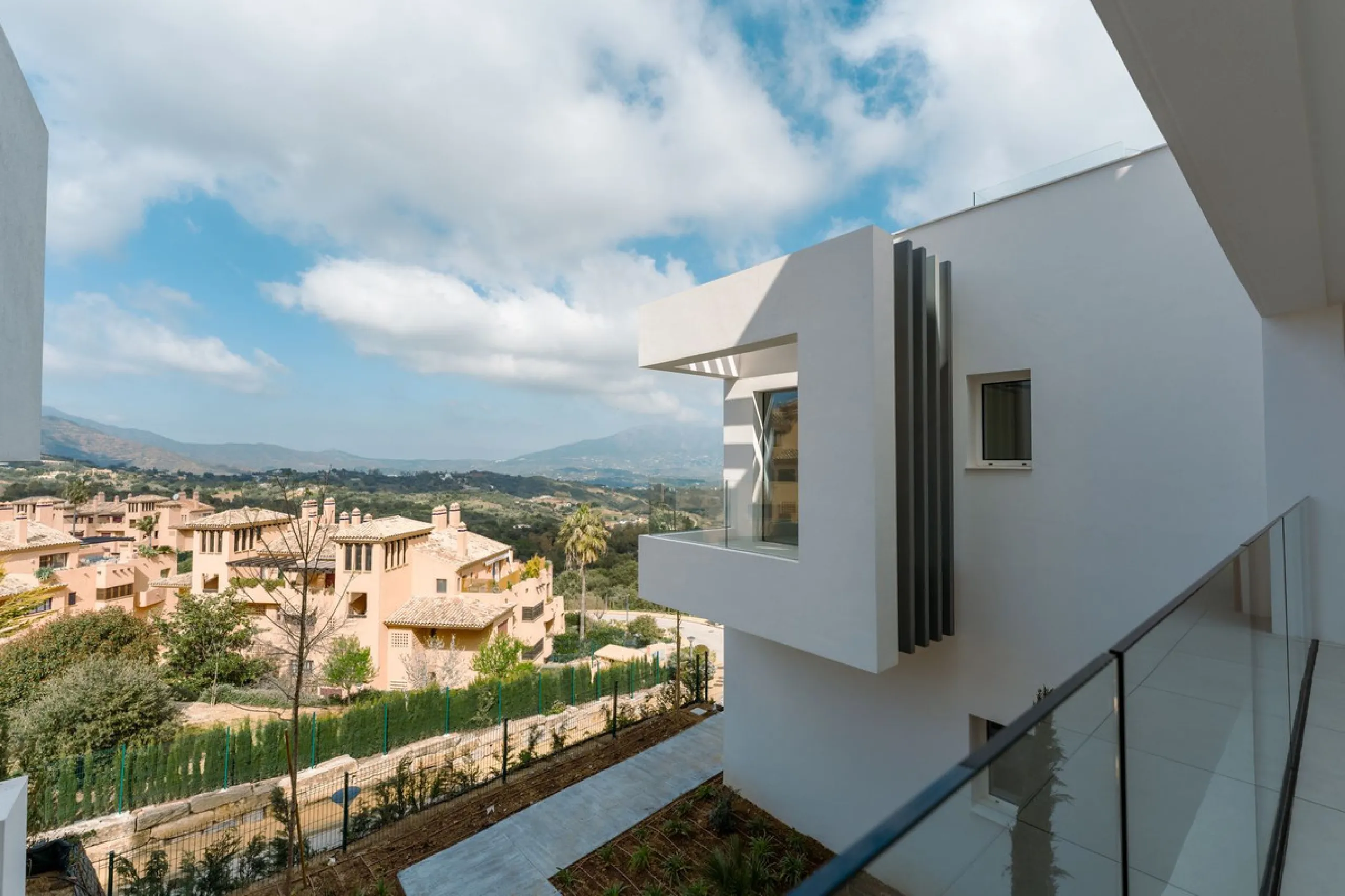 Luxury Middle Floor Apartment with Magnificent Sea Views (Apartment 5.1.1)