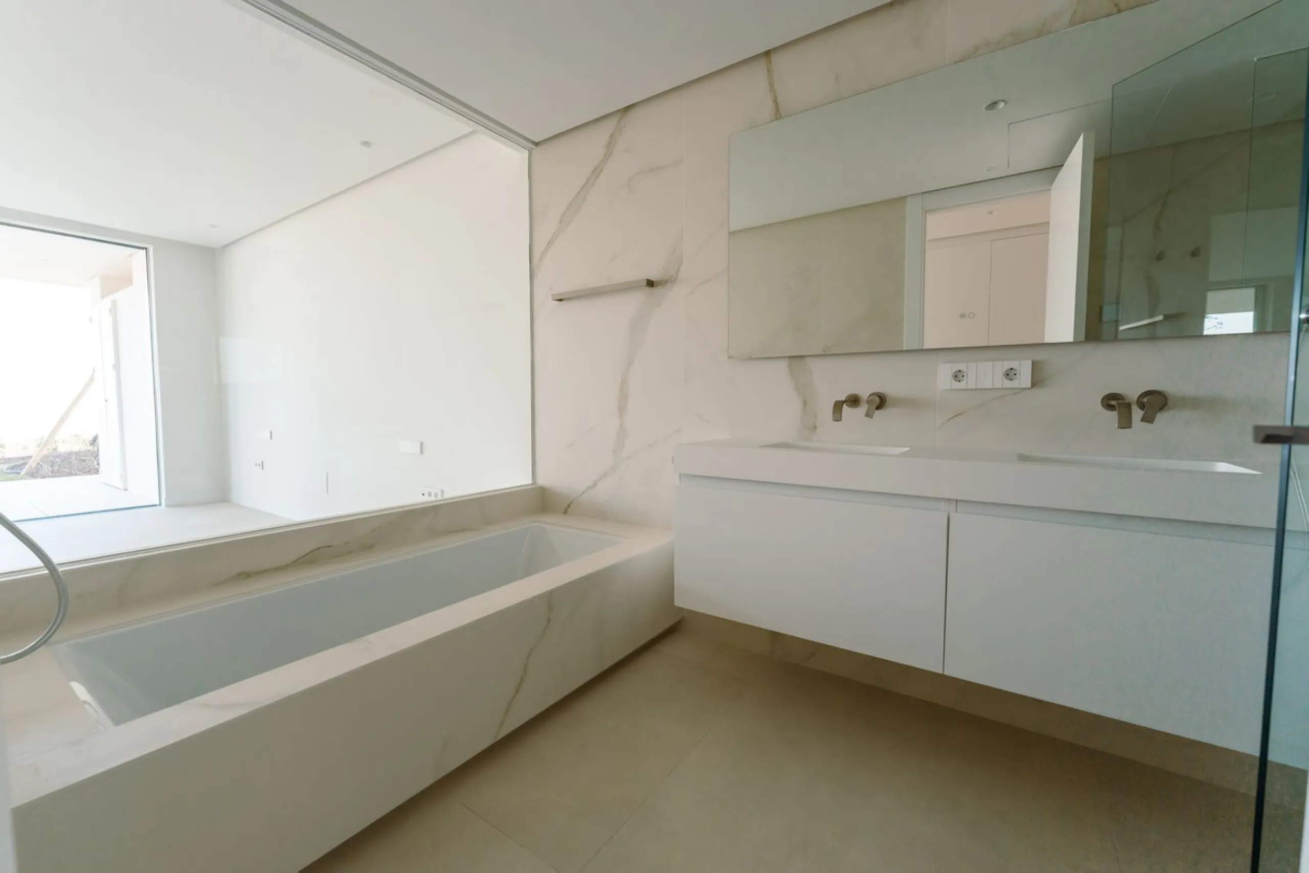 High-End Ground Floor Residence with Sea Views (Apartment 6.0.1)