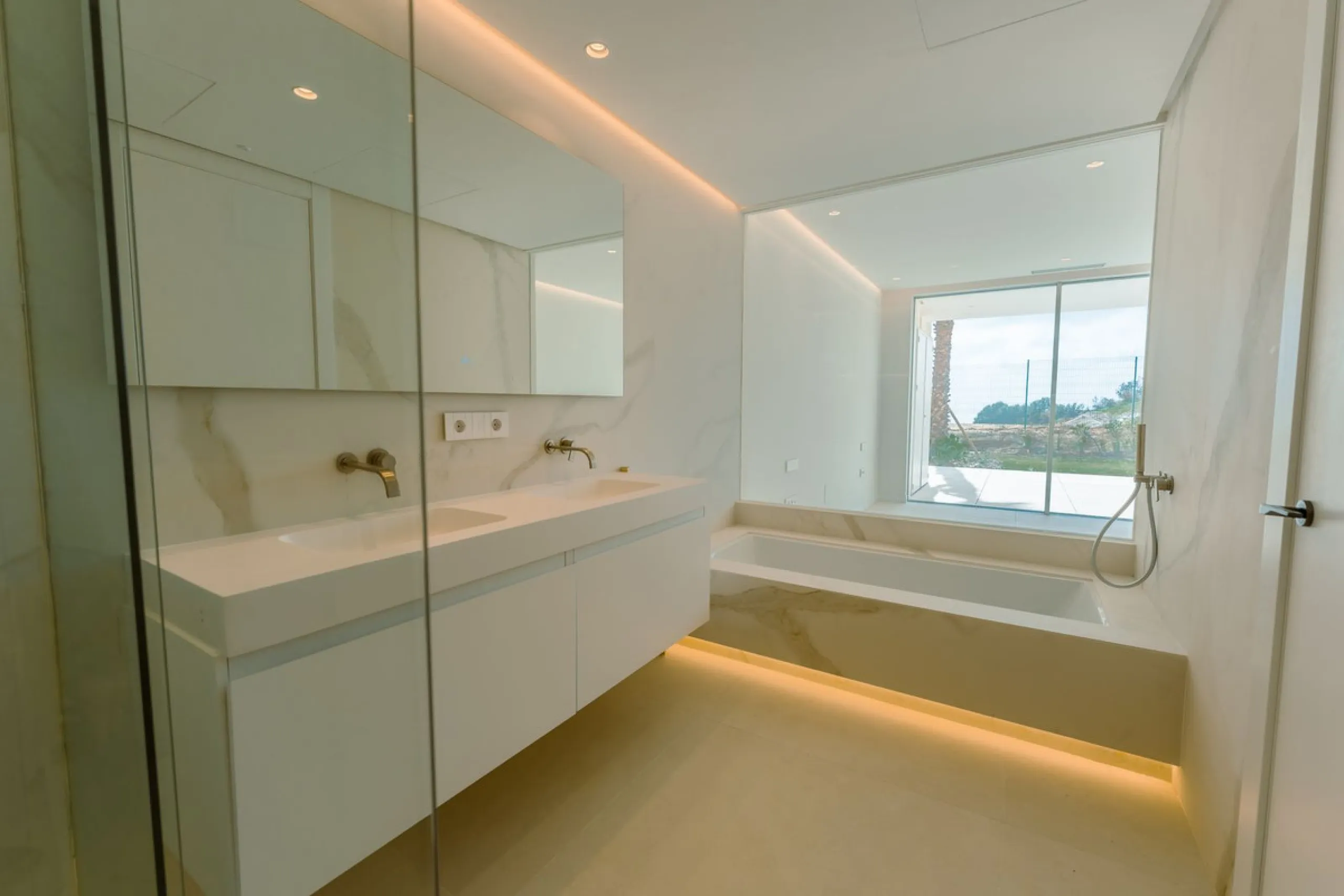 Apartment - Penthouse Duplex в продаже в Ojén, Málaga. В доме 3 спален и 2 ванных комнат. Площадь дома 134 м²