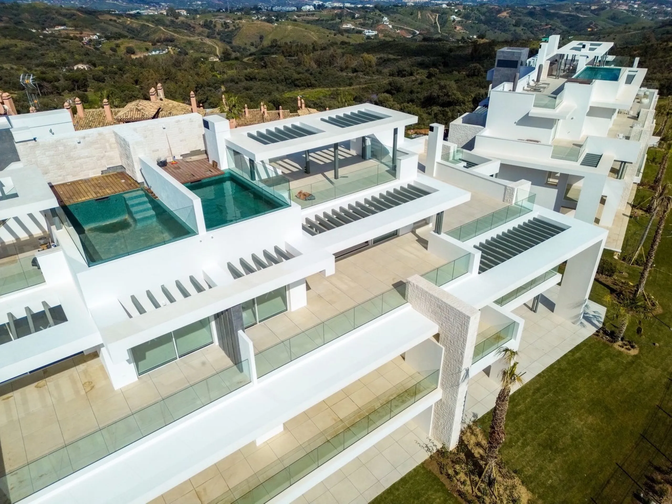 Apartment - Penthouse Duplex в продаже в Ojén, Málaga. В доме 3 спален и 2 ванных комнат. Площадь дома 134 м²