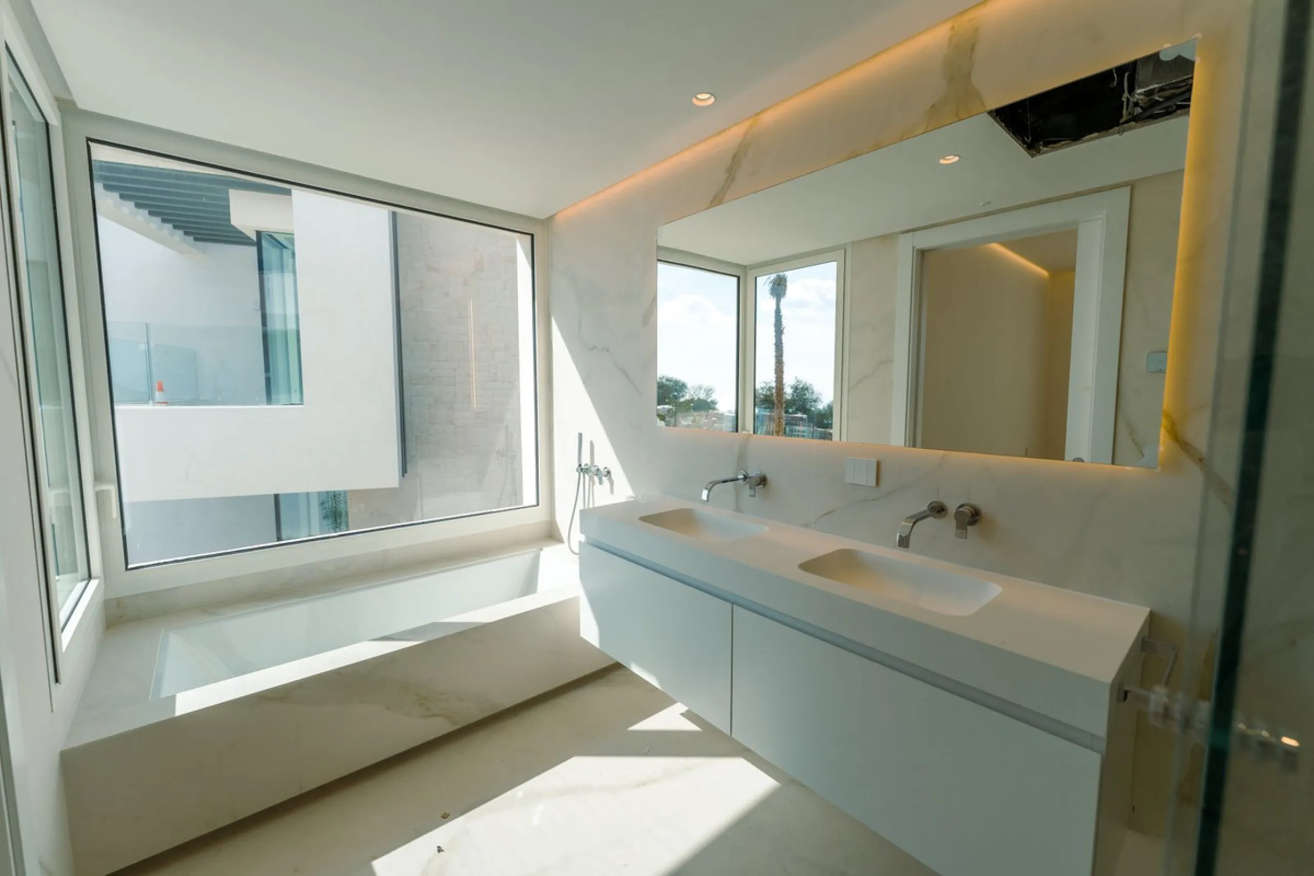 Ultra-Prime Panoramic Apartment with 285 m² of Terrace & Private Pool (Apartement 5.2.1)