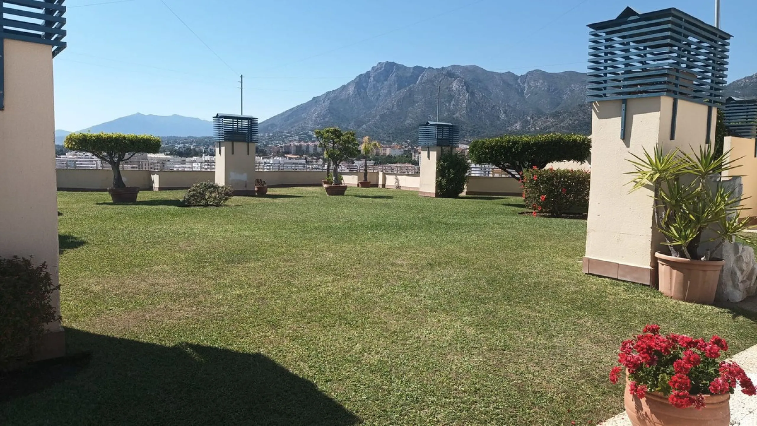 ✨ Home with panoramic sea and mountain views in the heart of Marbella ✨