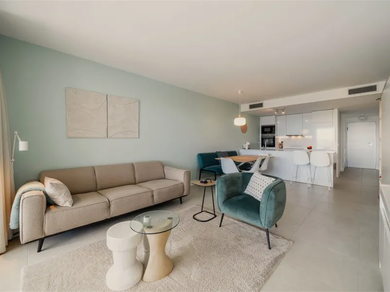 Beautiful 2 Bedroom elevated ground floor apartment with spacious terrace and sea views.