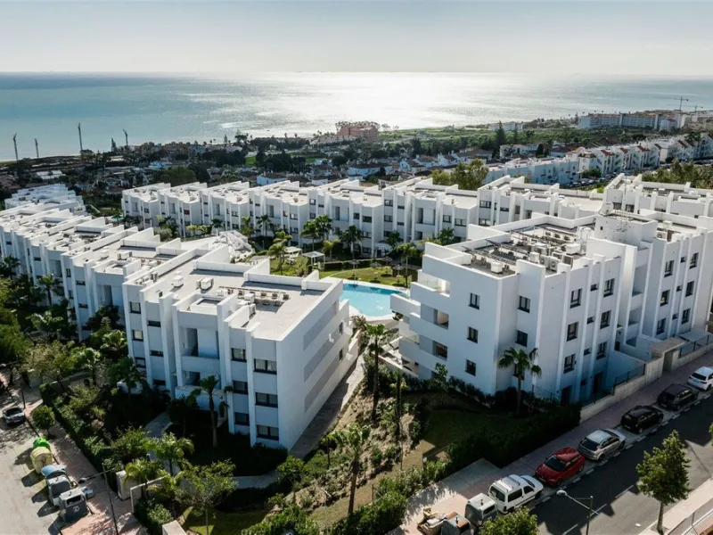 Beautiful 2 Bedroom elevated ground floor apartment with spacious terrace and sea views.
