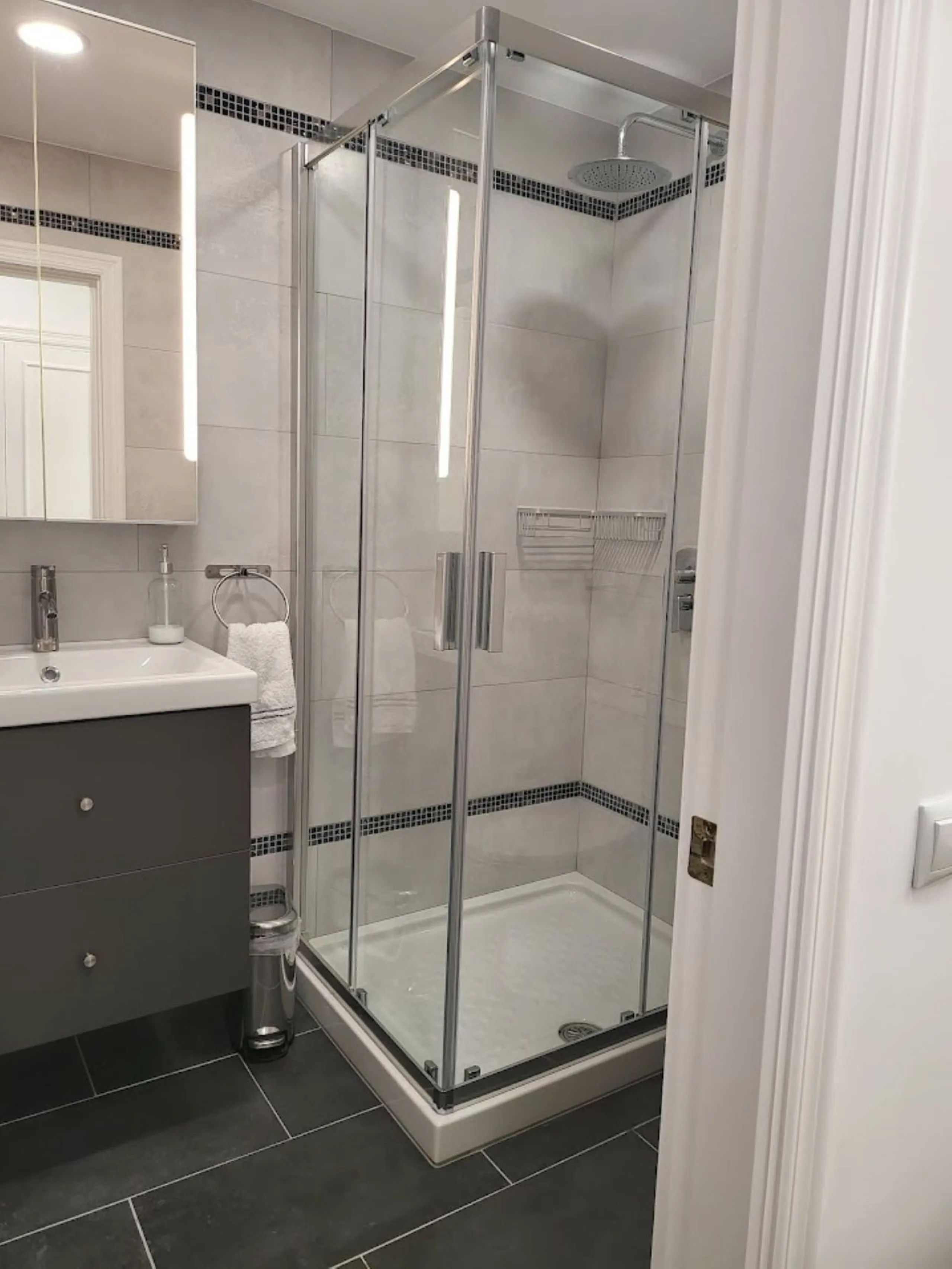 Stunning 3-Bedroom Duplex in the Heart of Benalmádena Pueblo