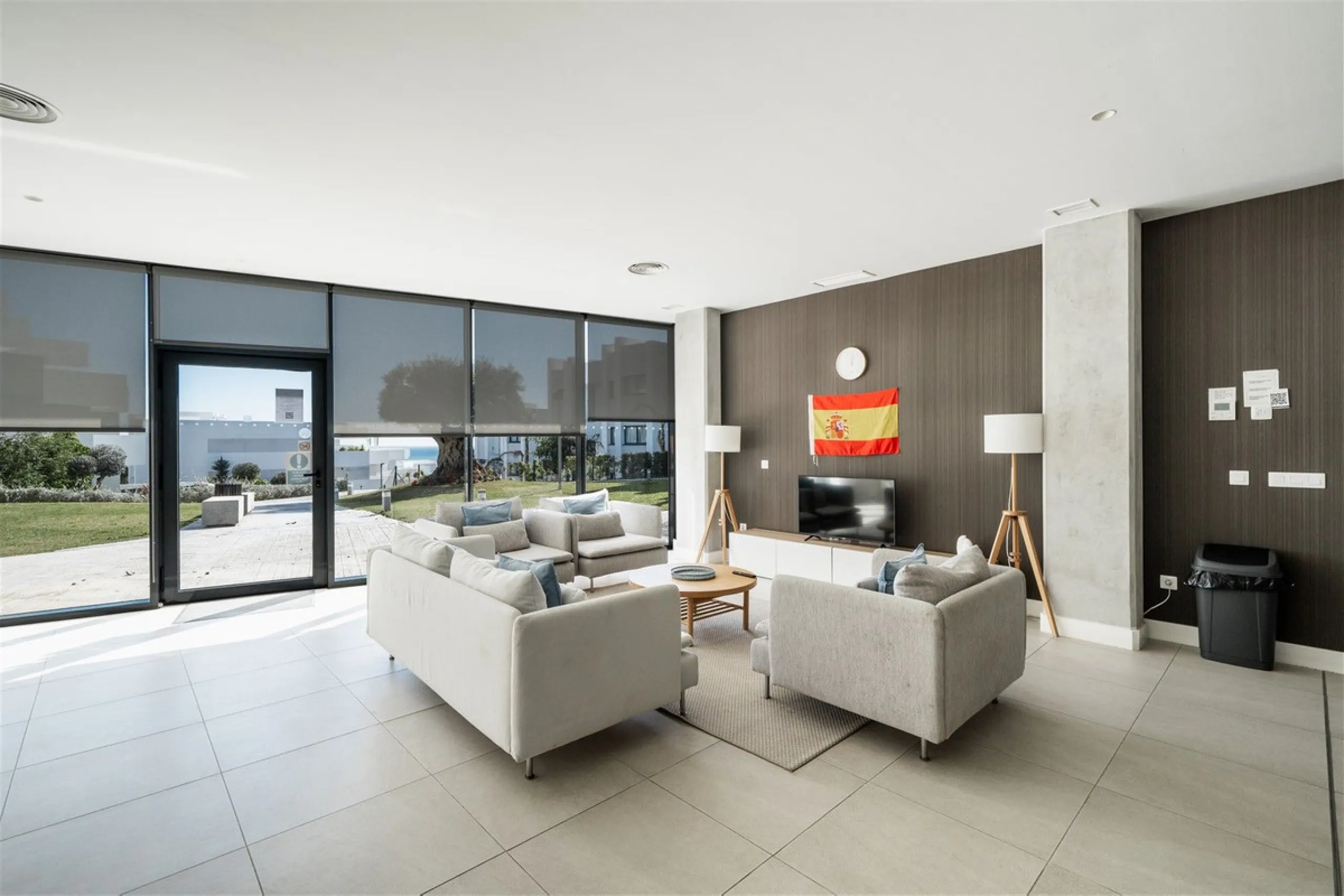 Beautiful 2 Bedroom elevated ground floor apartment with spacious terrace and sea views.