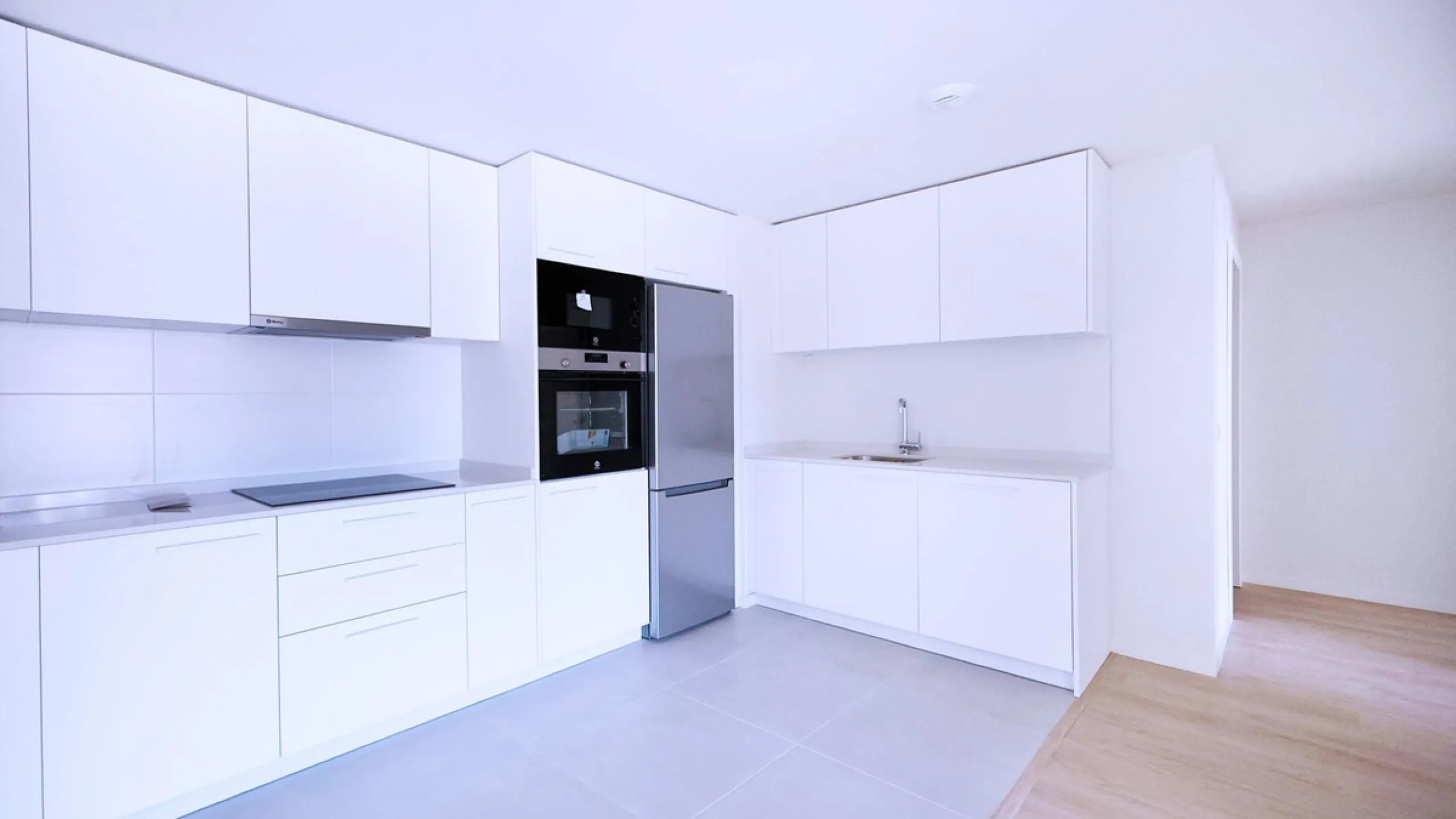 Apartment - Middle Floor Apartment в продаже в Marbella, Málaga. В доме 2 спален и 2 ванных комнат. Площадь дома 90 м²