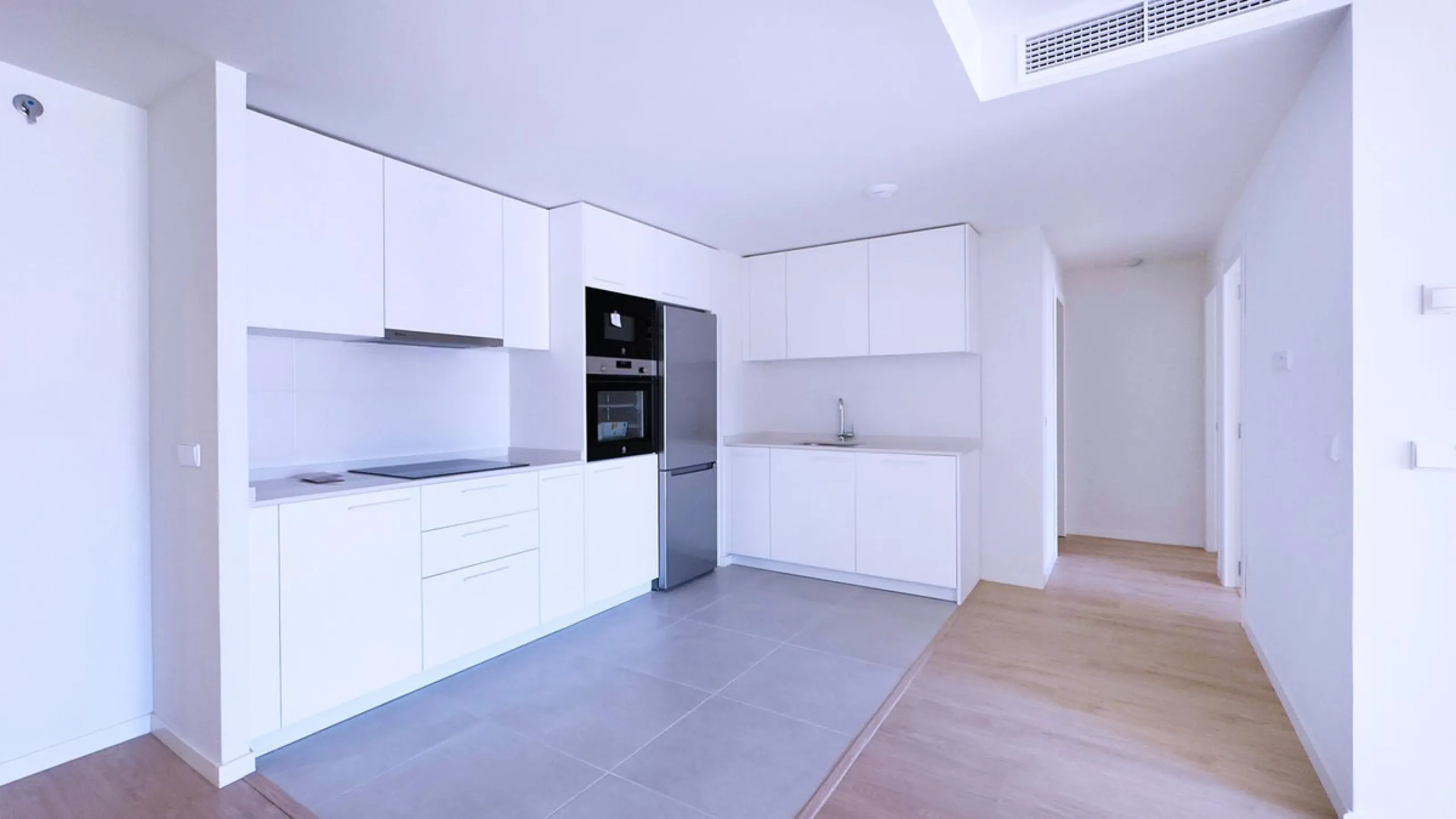 Apartment - Middle Floor Apartment в продаже в Marbella, Málaga. В доме 2 спален и 2 ванных комнат. Площадь дома 90 м²