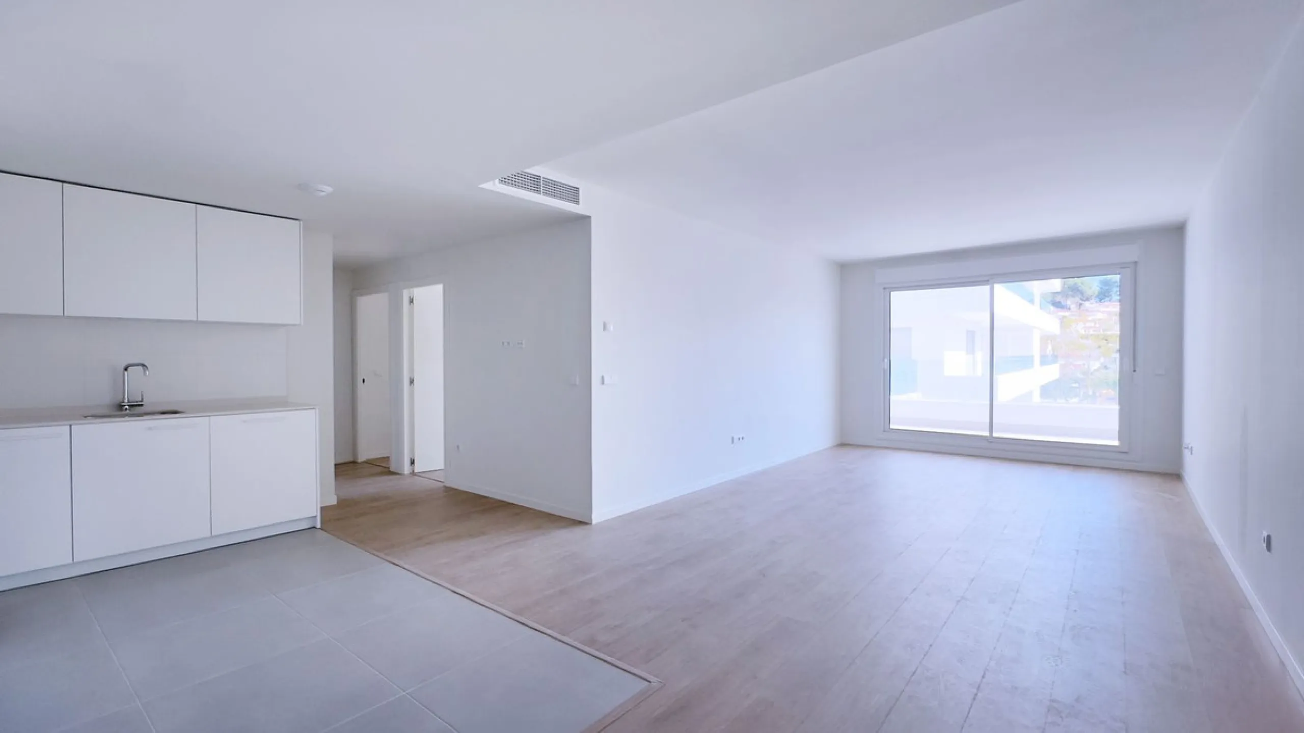 Apartment - Middle Floor Apartment в продаже в Marbella, Málaga. В доме 2 спален и 2 ванных комнат. Площадь дома 90 м²