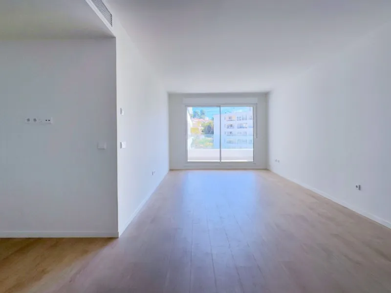 Apartment - Middle Floor Apartment в продаже в Marbella, Málaga. В доме 2 спален и 2 ванных комнат. Площадь дома 90 м²