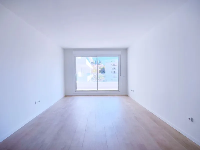 Apartment - Middle Floor Apartment в продаже в Marbella, Málaga. В доме 2 спален и 2 ванных комнат. Площадь дома 90 м²