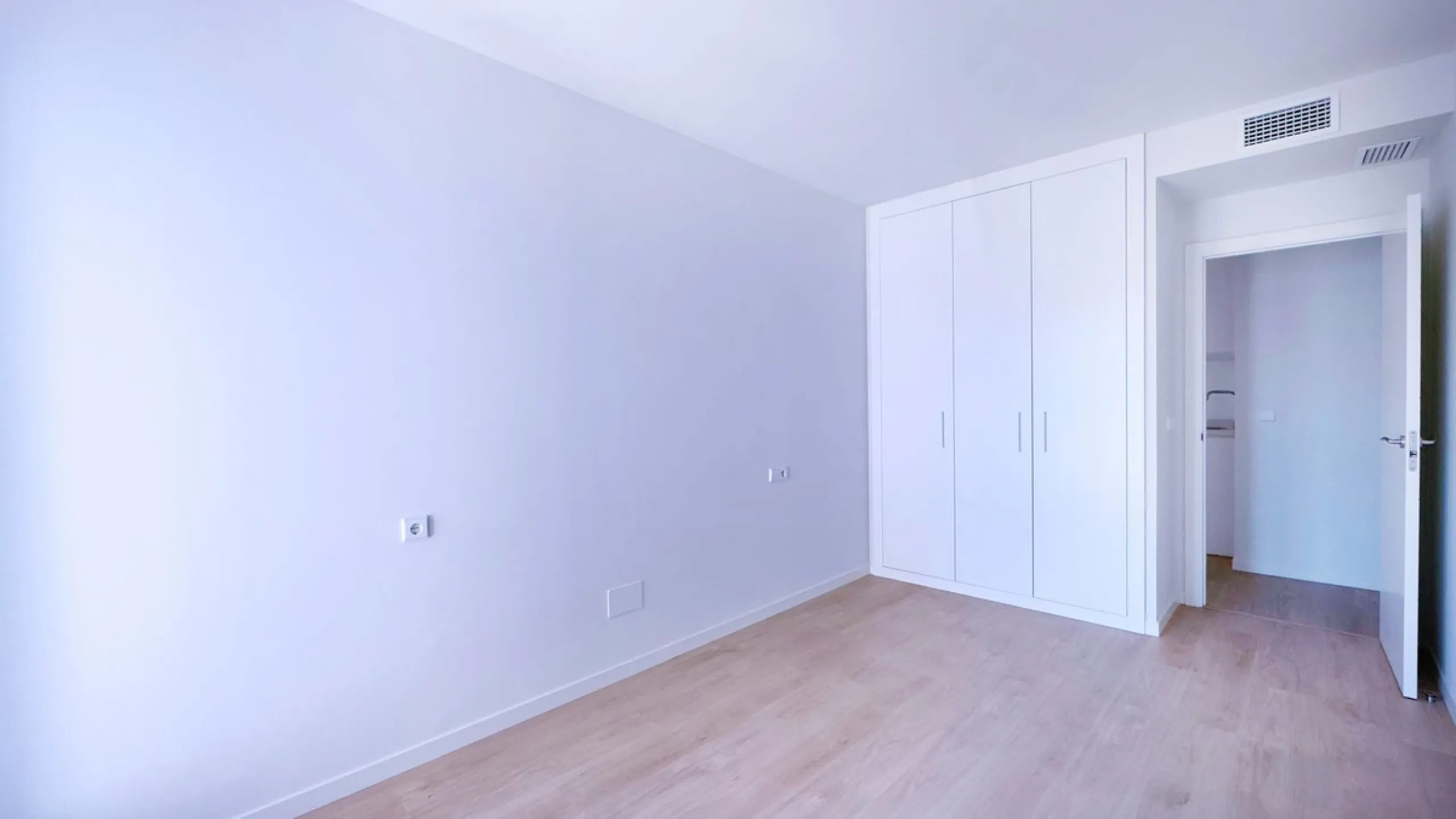 Apartment - Middle Floor Apartment в продаже в Marbella, Málaga. В доме 2 спален и 2 ванных комнат. Площадь дома 90 м²