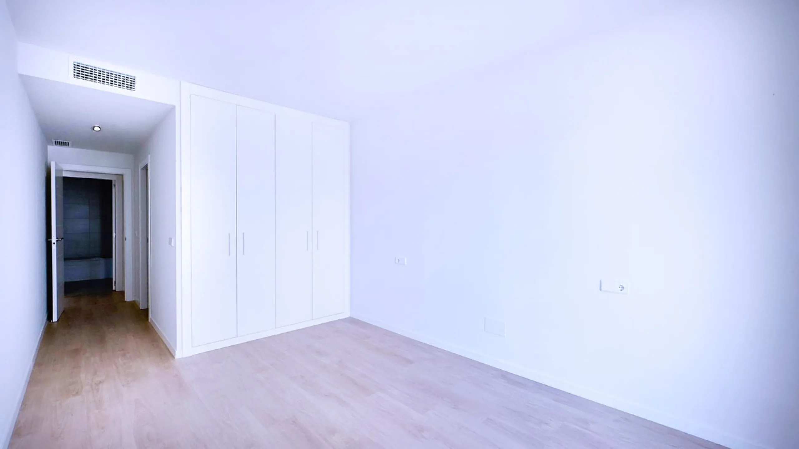 Apartment - Middle Floor Apartment в продаже в Marbella, Málaga. В доме 2 спален и 2 ванных комнат. Площадь дома 90 м²