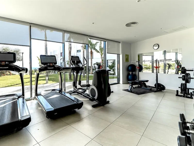 Beautiful 2 Bedroom elevated ground floor apartment with spacious terrace and sea views.