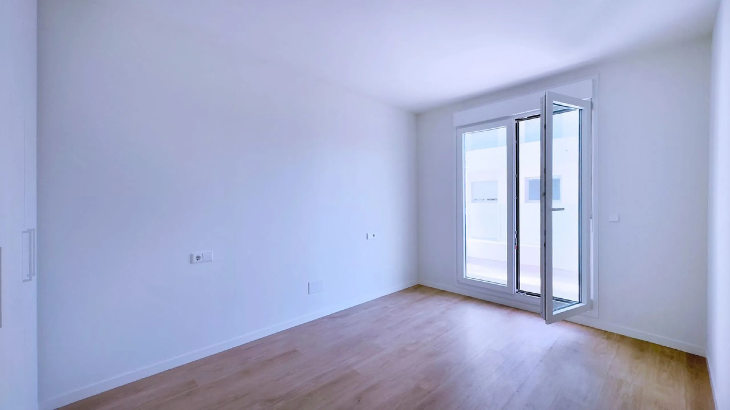 Apartment - Middle Floor Apartment в продаже в Marbella, Málaga. В доме 2 спален и 2 ванных комнат. Площадь дома 90 м²