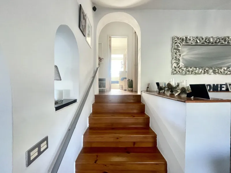 House - Detached Villa в продаже в Mijas, Málaga. В доме 3 спален и 2 ванных комнат. Площадь дома 159 м². Площадь участка 921 м²