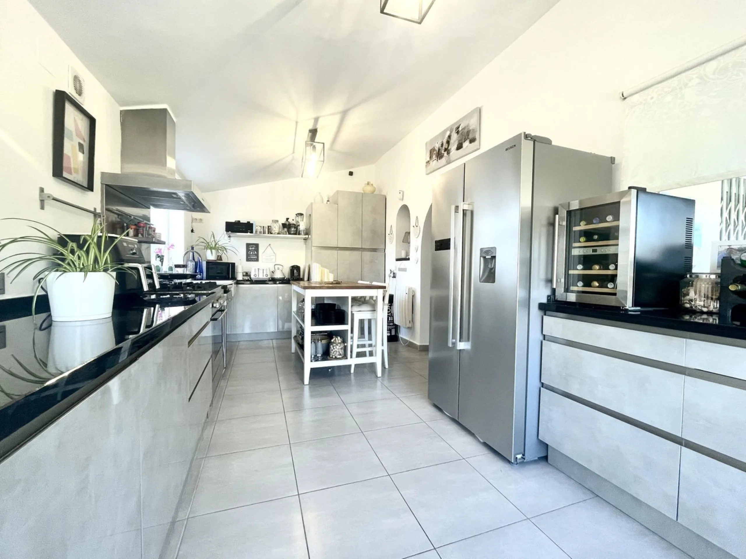 House - Detached Villa в продаже в Mijas, Málaga. В доме 3 спален и 2 ванных комнат. Площадь дома 159 м². Площадь участка 921 м²