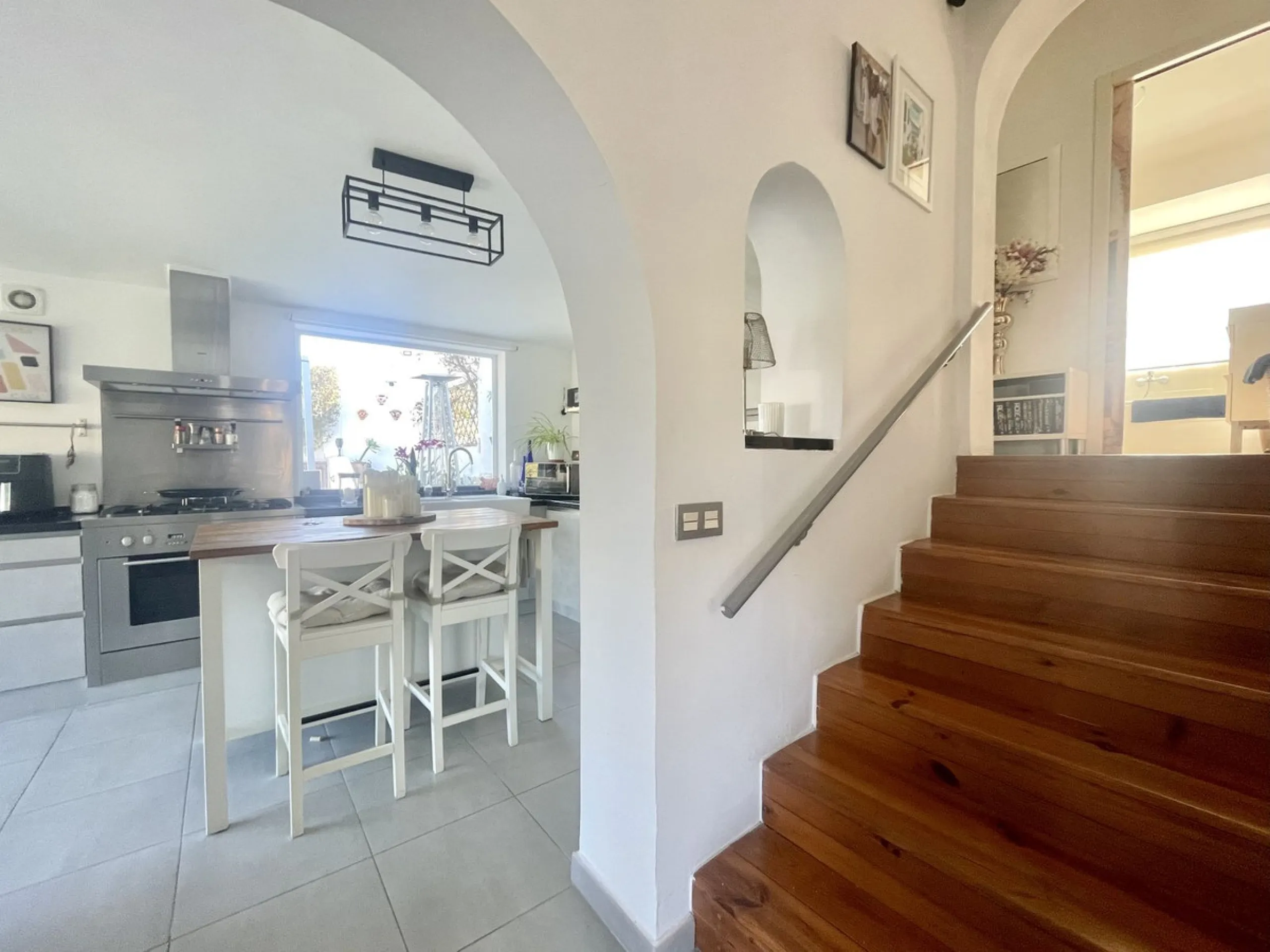 House - Detached Villa в продаже в Mijas, Málaga. В доме 3 спален и 2 ванных комнат. Площадь дома 159 м². Площадь участка 921 м²