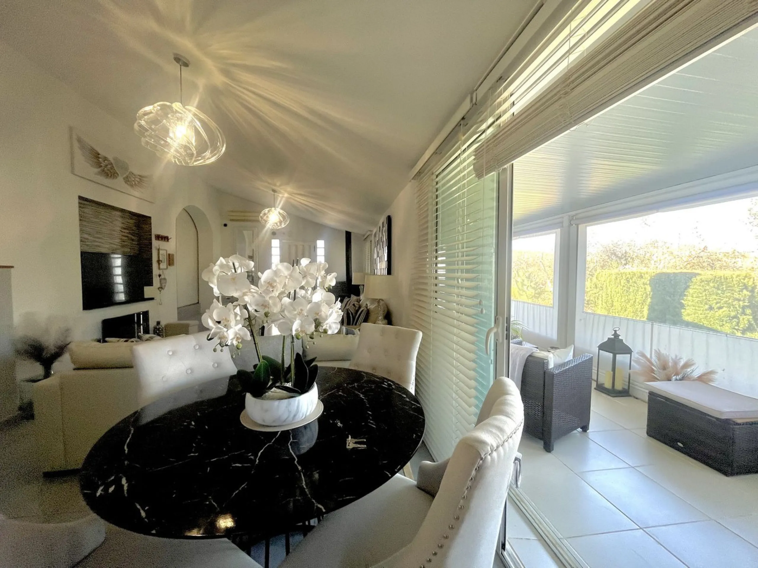 House - Detached Villa в продаже в Mijas, Málaga. В доме 3 спален и 2 ванных комнат. Площадь дома 159 м². Площадь участка 921 м²