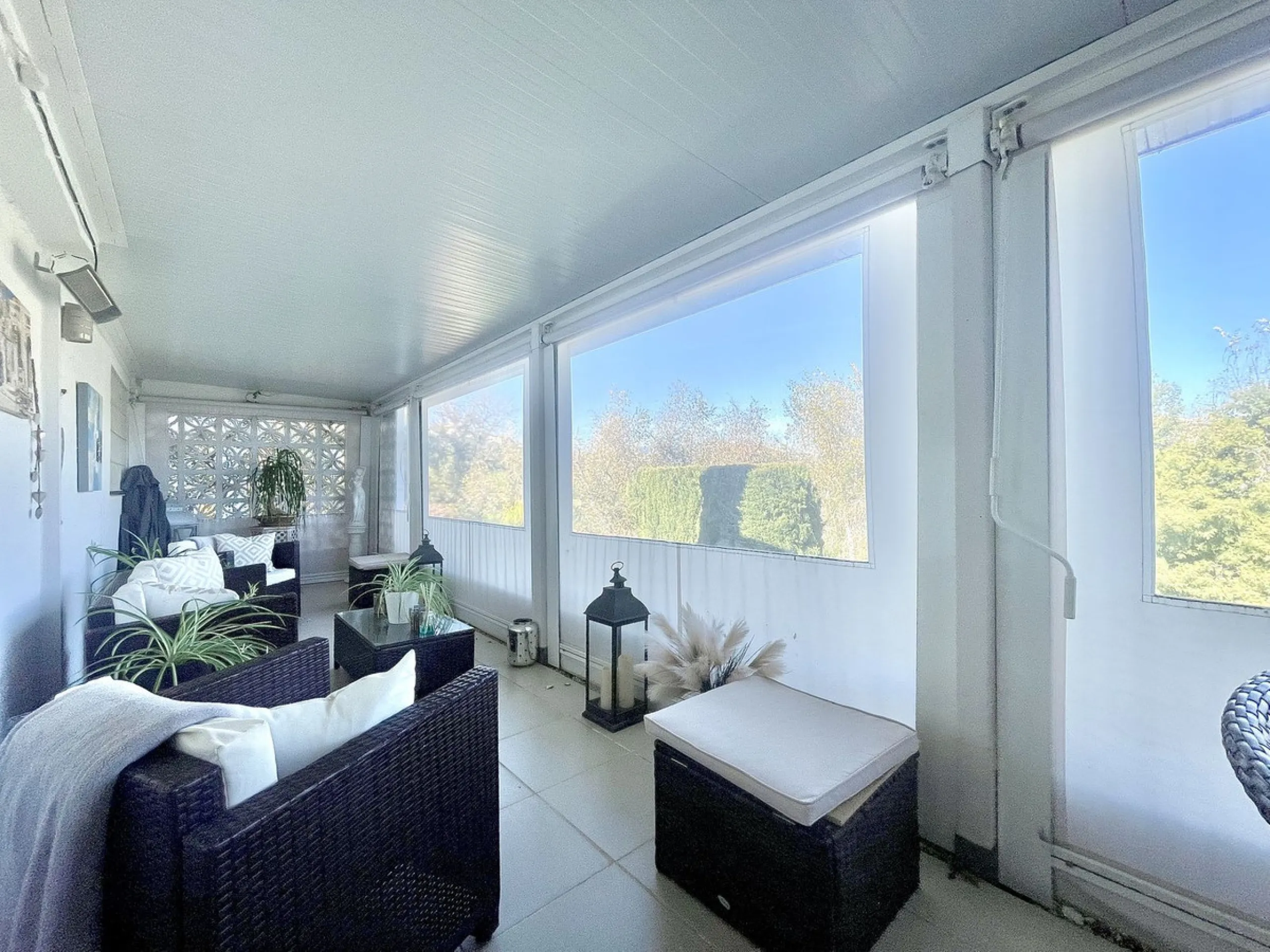 House - Detached Villa в продаже в Mijas, Málaga. В доме 3 спален и 2 ванных комнат. Площадь дома 159 м². Площадь участка 921 м²