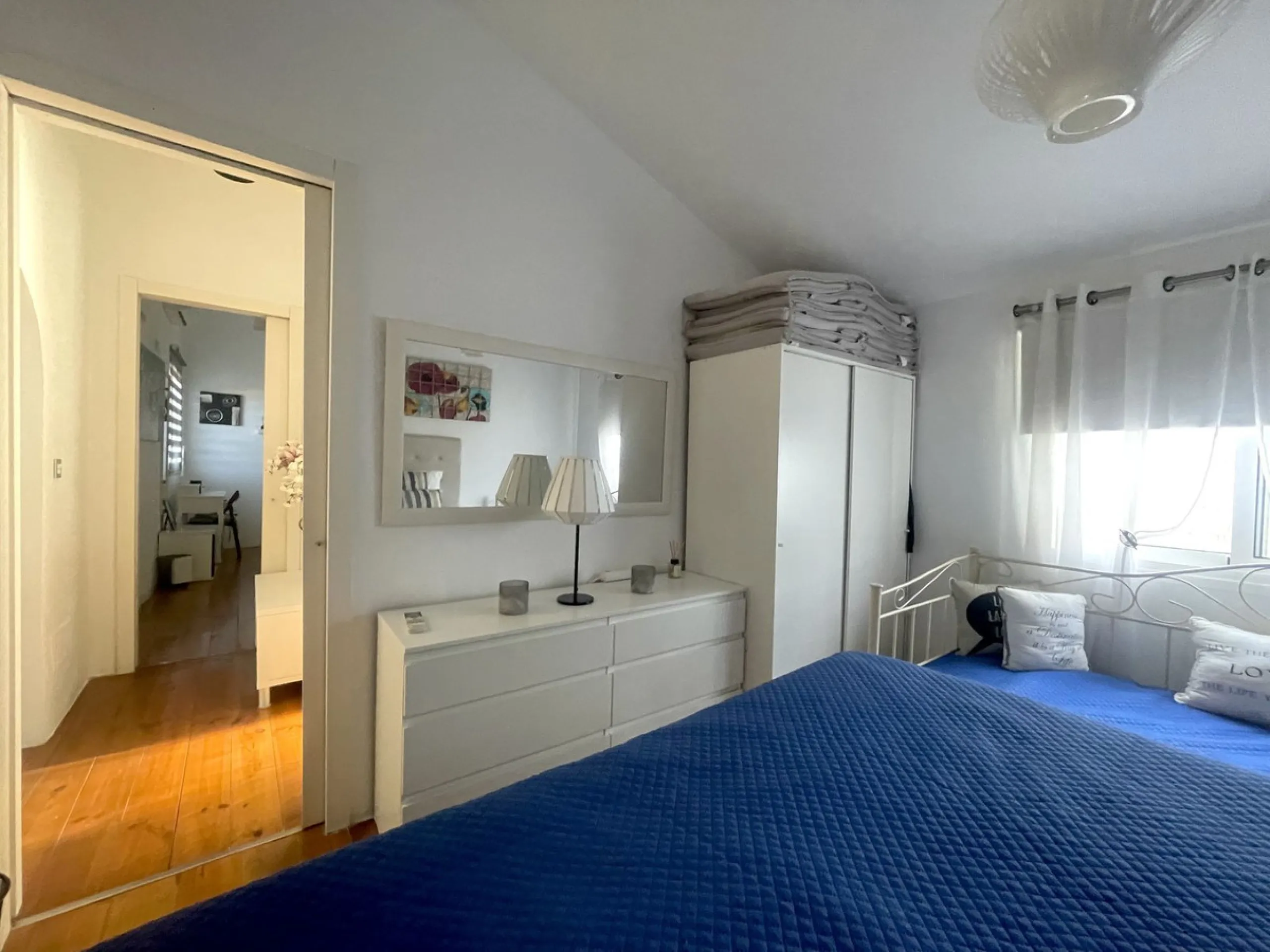 House - Detached Villa в продаже в Mijas, Málaga. В доме 3 спален и 2 ванных комнат. Площадь дома 159 м². Площадь участка 921 м²