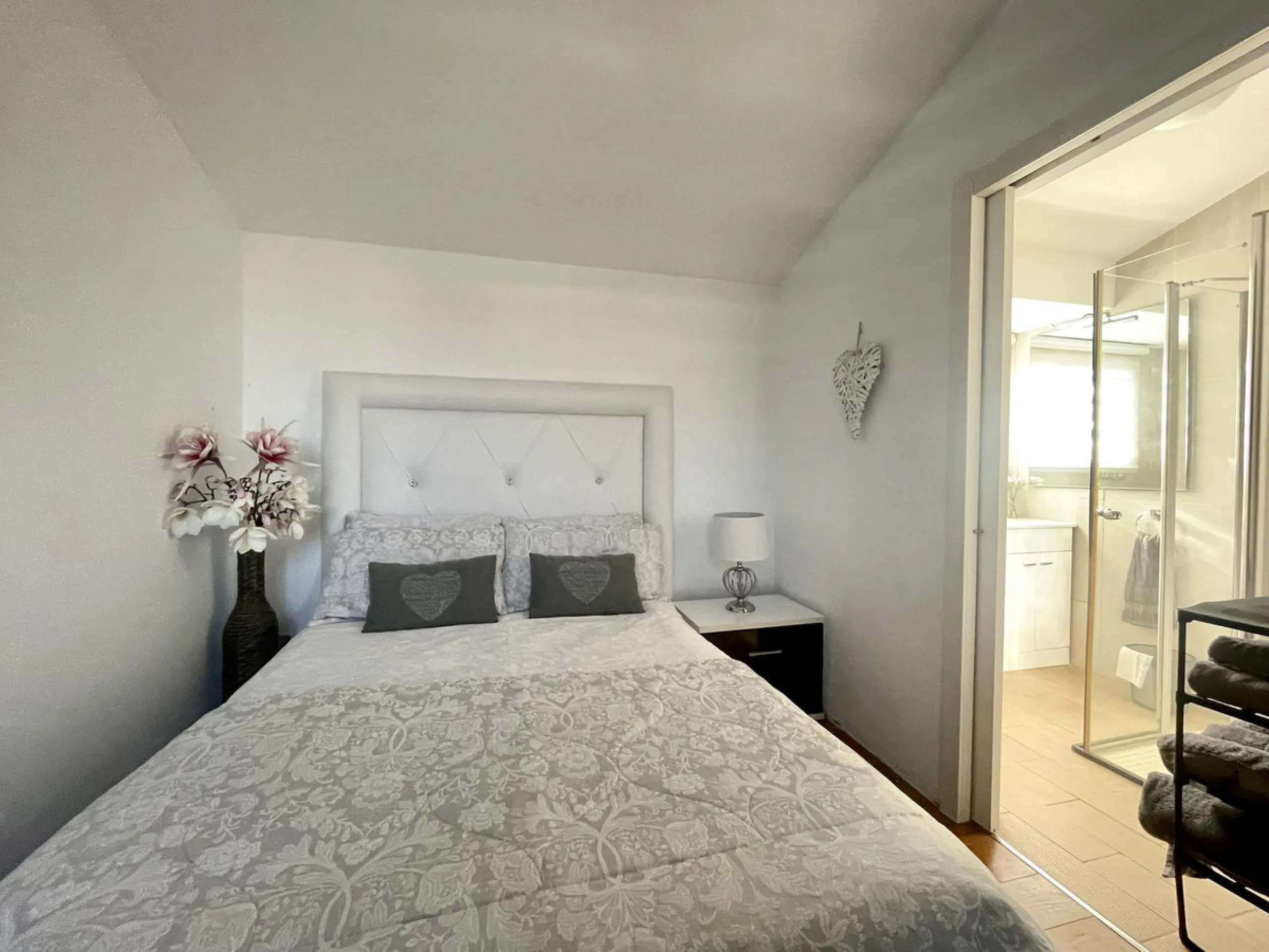 House - Detached Villa в продаже в Mijas, Málaga. В доме 3 спален и 2 ванных комнат. Площадь дома 159 м². Площадь участка 921 м²