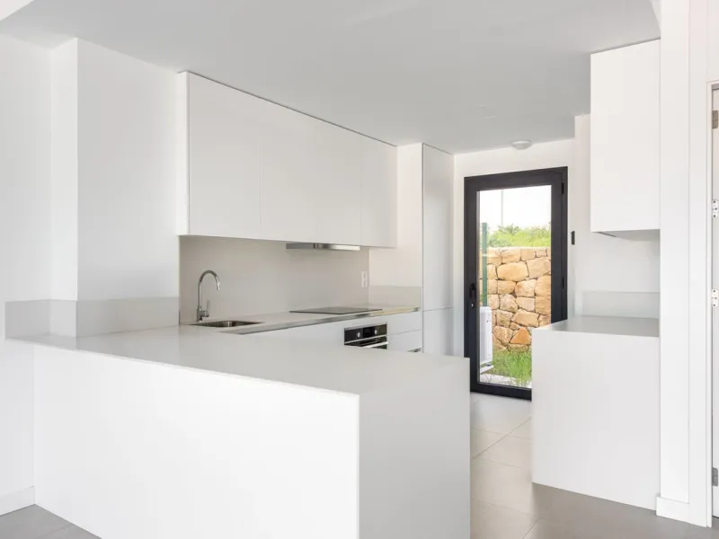This beautifully designed two-level house in the highly sought-after Atalaya area offers an exceptional blend of modern comfort, natural light, and prime Costa del Sol living. West-facing and thoughtfully positioned, the property enjoys abundant afternoon