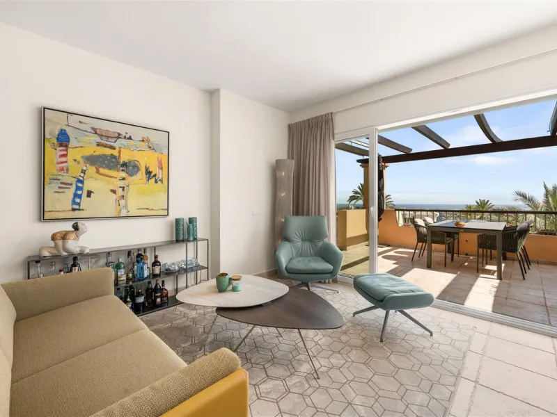 Exceptional panoramic duplex penthouse is located in the prestigious Los Flamingos Golf Resort and offers four bedrooms and two and a half bathrooms, beautifully presented in a refined modern rustic style.