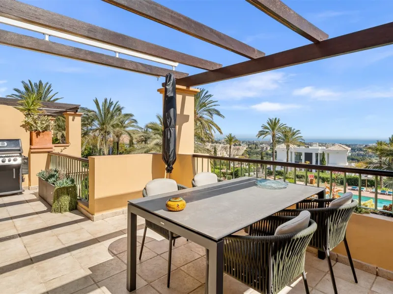 Exceptional panoramic duplex penthouse is located in the prestigious Los Flamingos Golf Resort and offers four bedrooms and two and a half bathrooms, beautifully presented in a refined modern rustic style.