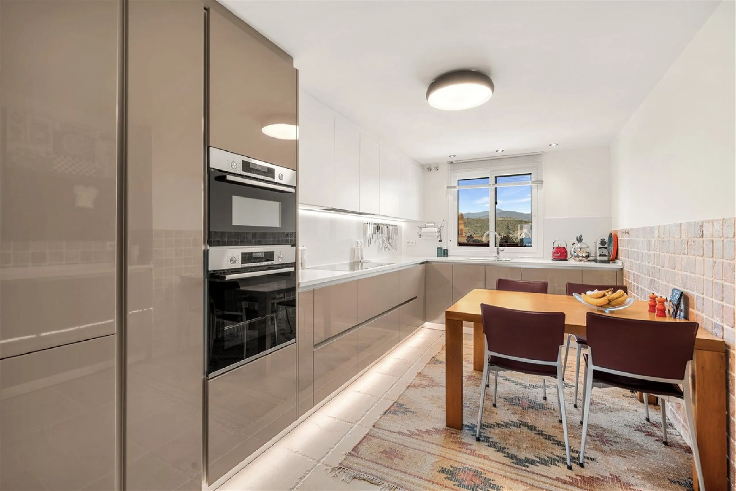 Exceptional panoramic duplex penthouse is located in the prestigious Los Flamingos Golf Resort and offers four bedrooms and two and a half bathrooms, beautifully presented in a refined modern rustic style.