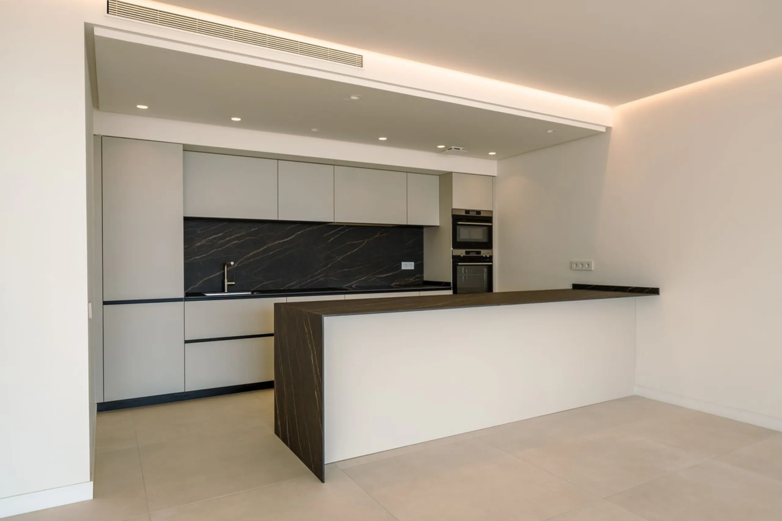 Luxury Ground Floor Apartment with Magnificent Sea Views (Apartment 1.0.2)