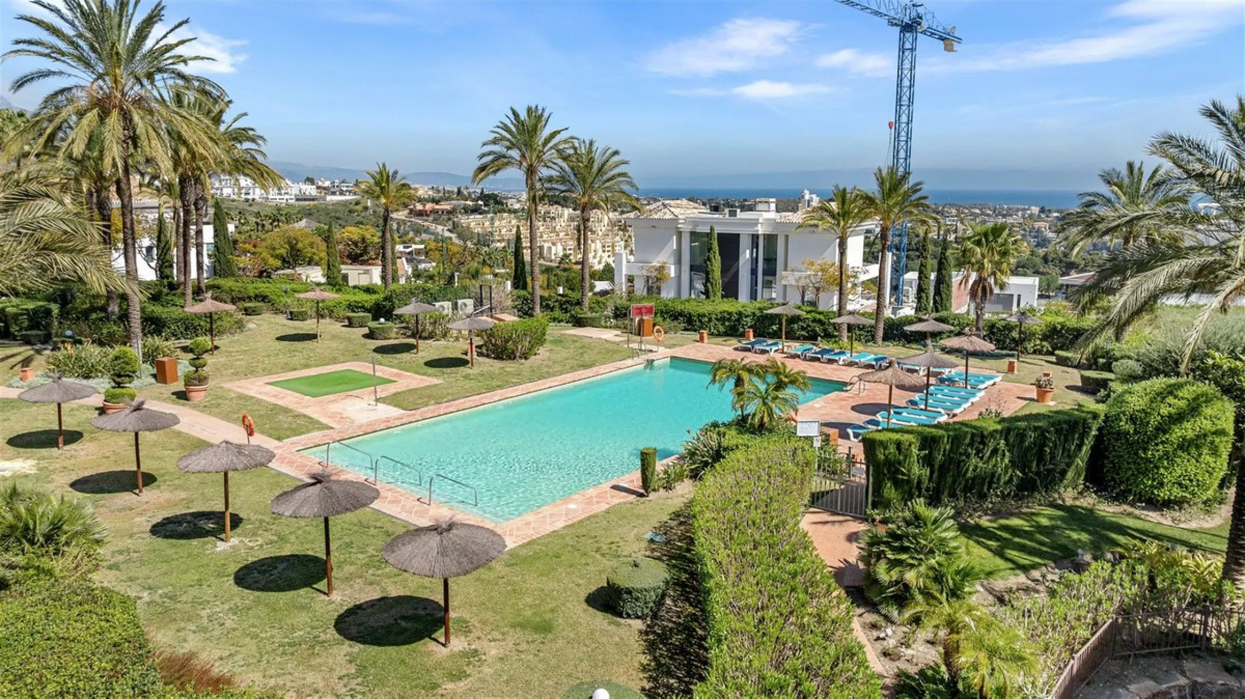 Exceptional panoramic duplex penthouse is located in the prestigious Los Flamingos Golf Resort and offers four bedrooms and two and a half bathrooms, beautifully presented in a refined modern rustic style.