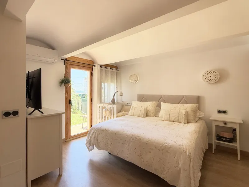 House - Semi-Detached House в продаже в Estepona, Málaga. В доме 3 спален и 2 ванных комнат. Площадь дома 123 м². Площадь участка 416 м²