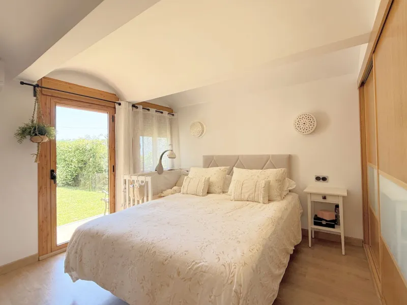 House - Semi-Detached House в продаже в Estepona, Málaga. В доме 3 спален и 2 ванных комнат. Площадь дома 123 м². Площадь участка 416 м²