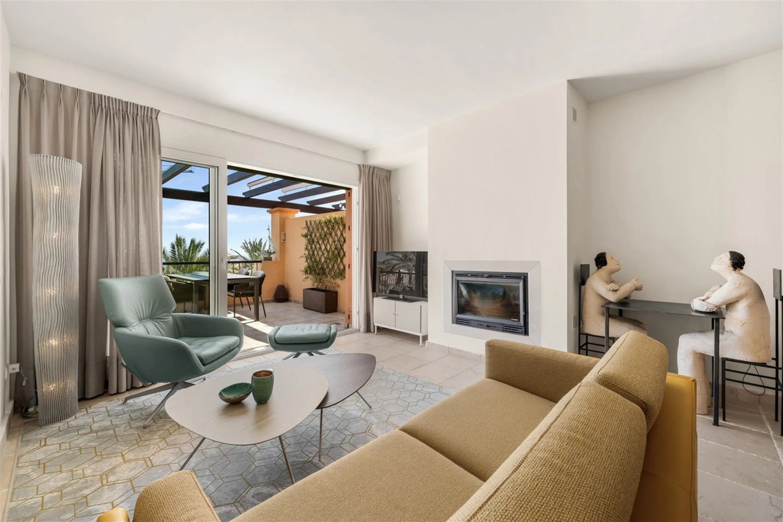 Exceptional panoramic duplex penthouse is located in the prestigious Los Flamingos Golf Resort and offers four bedrooms and two and a half bathrooms, beautifully presented in a refined modern rustic style.