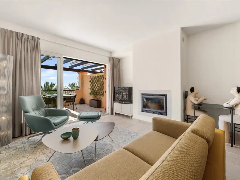 Exceptional panoramic duplex penthouse is located in the prestigious Los Flamingos Golf Resort and offers four bedrooms and two and a half bathrooms, beautifully presented in a refined modern rustic style.